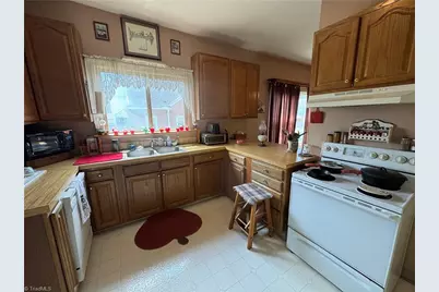 110 Bay Street, Rural Hall, NC 27045 - Photo 23