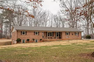 74 Miranda Dr, Taylorsville, NC 28681 - Photo 3