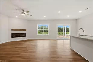 105 Tally Mdw Ct, Lexington, NC 27295 - Photo 3