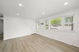 4 Carpenter Ct, Greensboro, NC 27403 - Photo 5