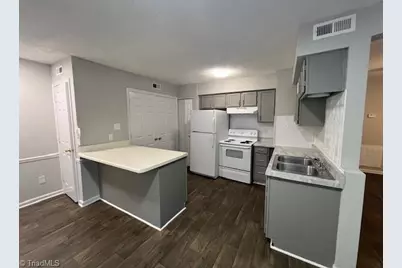 2909 Spring Garden Street, Greensboro, NC 27403 - Photo 3