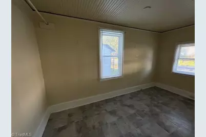 2721 Ivy Avenue, Winston-Salem, NC 27105 - Photo 3