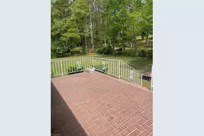 904 Blackstone Circle, Thomasville, NC 27360 - Photo 7