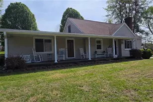 141 New St, Mount Airy, NC 27030 - Photo 1