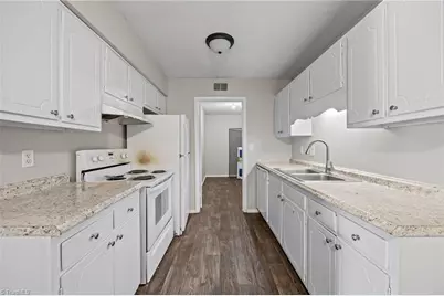 2240 Sunderland Road, Winston-Salem, NC 27103 - Photo 5