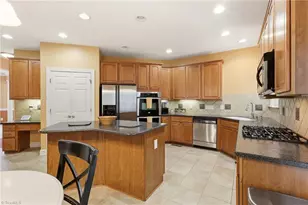 406 Hannah McKenzie Dr, Greensboro, NC 27455 - Photo 9