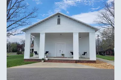 106 N Key Street, Pilot Mountain, NC 27041 - Photo 1