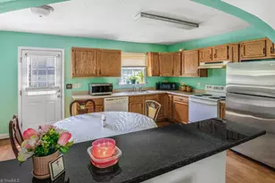 133 Pegg Ave, Kernersville, NC 27284 - Photo 9