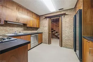 129 Forest Park Dr, Thomasville, NC 27360 - Photo 25