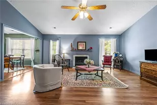 3987 Cherry Tree Dr, Greensboro, NC 27405 - Photo 7