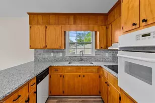 2101 Carpenter St, Greensboro, NC 27403 - Photo 9