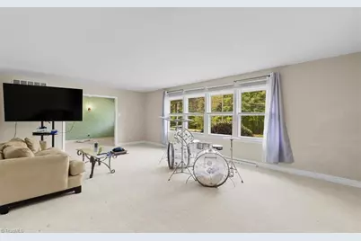 508 Stage Coach Court, Greensboro, NC 27409 - Photo 7