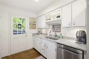 101 N Park Dr, Greensboro, NC 27401 - Photo 13