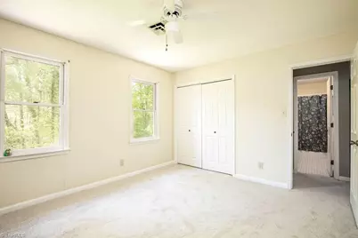 914 Edinburgh Drive, Jamestown, NC 27282 - Photo 15