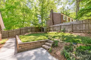 1005 Westminster Dr, Greensboro, NC 27410 - Photo 41