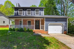 2 Lord Foxley Ct, Greensboro, NC 27405 - Photo 3
