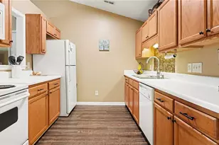 7151 Friendly Ave, Greensboro, NC 27410 - Photo 9