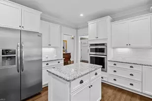 8 Blakeney Pl, Greensboro, NC 27408 - Photo 13