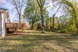 105 W Lakefield Dr, Greensboro, NC 27406 - Photo 29
