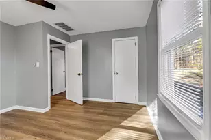 105 W Lakefield Dr, Greensboro, NC 27406 - Photo 25
