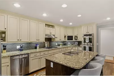 2862 Robinhood Road, Winston-Salem, NC 27106 - Photo 11