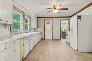 312 Pineywood Rd, Thomasville, NC 27360 - Photo 7