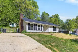 2014 Creekwood Dr, Greensboro, NC 27407 - Photo 25