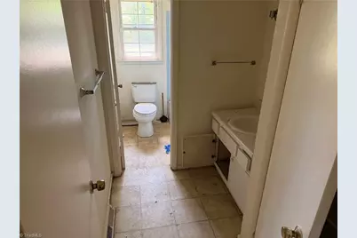 323 Largo Drive, Greensboro, NC 27406 - Photo 13