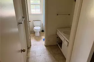 323 Largo Dr, Greensboro, NC 27406 - Photo 13