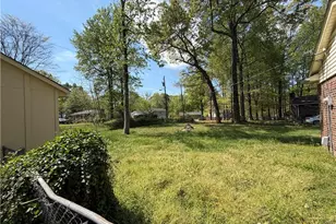 323 Largo Dr, Greensboro, NC 27406 - Photo 21