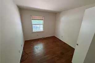 323 Largo Dr, Greensboro, NC 27406 - Photo 19