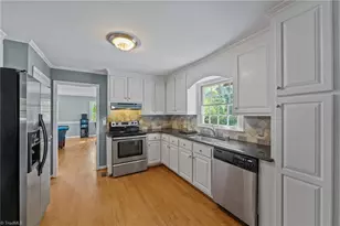 924 Kimberly Rd, Burlington, NC 27215 - Photo 11