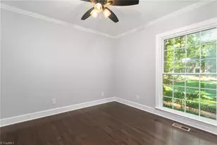 3011 Redford Dr, Greensboro, NC 27408 - Photo 21