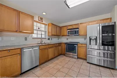 2912 Desmond Woods Drive, Greensboro, NC 27405 - Photo 7
