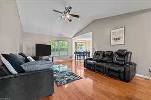 2912 Desmond Woods Dr, Greensboro, NC 27405 - Photo 3