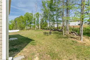 560 N Main St, Denton, NC 27239 - Photo 3