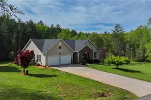611 Briar Creek Dr, North Wilkesboro, NC 28659 - Photo 5
