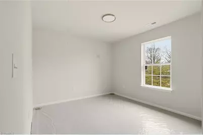 613 Franklin Boulevard, Greensboro, NC 27401 - Photo 17