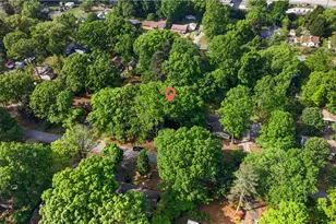 2913 Marthas Pl, Greensboro, NC 27408 - Photo 3