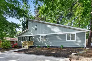 2913 Marthas Pl, Greensboro, NC 27408 - Photo 9