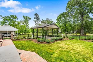 1902 Pembroke Rd, Greensboro, NC 27408 - Photo 7