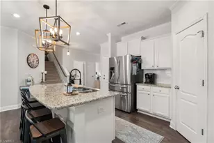 1402 Hunting Hawk Ln, Kernersville, NC 27284 - Photo 7