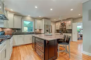 3905 Friendly Ave, Greensboro, NC 27410 - Photo 7