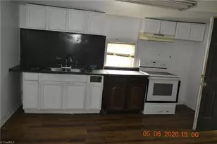 939 Galloway St, Eden, NC 27288 - Photo 5