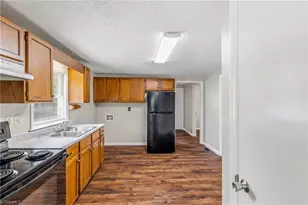 112 S Raleigh St, Greensboro, NC 27401 - Photo 11
