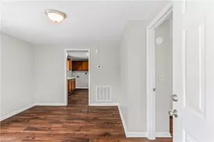 112 S Raleigh St, Greensboro, NC 27401 - Photo 5