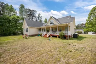 1210 Foxhaven Dr, Greensboro, NC 27455 - Photo 27