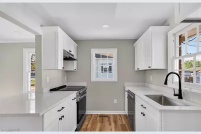 1307 Fairview Street, Greensboro, NC 27405 - Photo 11