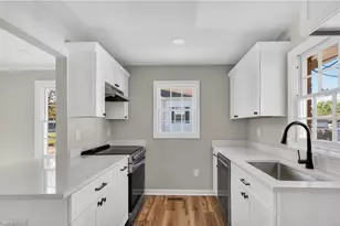 1307 Fairview St, Greensboro, NC 27405 - Photo 11