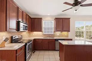 319 Ironwood Dr, Thomasville, NC 27360 - Photo 3